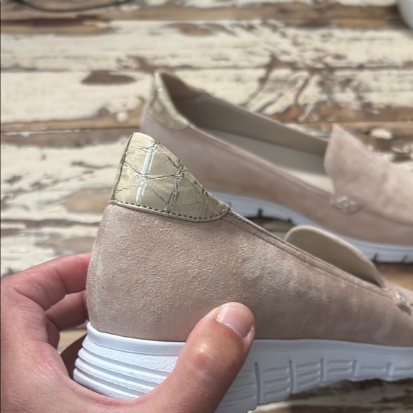 Alfani White and Blush Pink Slip-On Flats with Moccasin Stitching - Picture 5 of 10